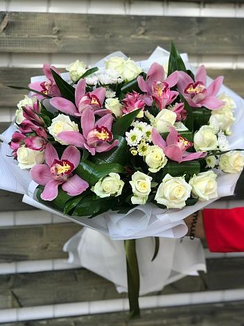 Букет цветов из: Розы и Хризантемы в Гусеве