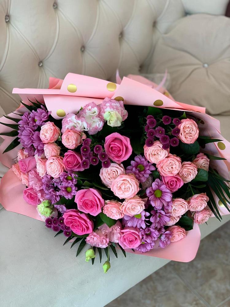 Букет цветов из: Хризантемы, Розы и Лизиантусы в Гусеве