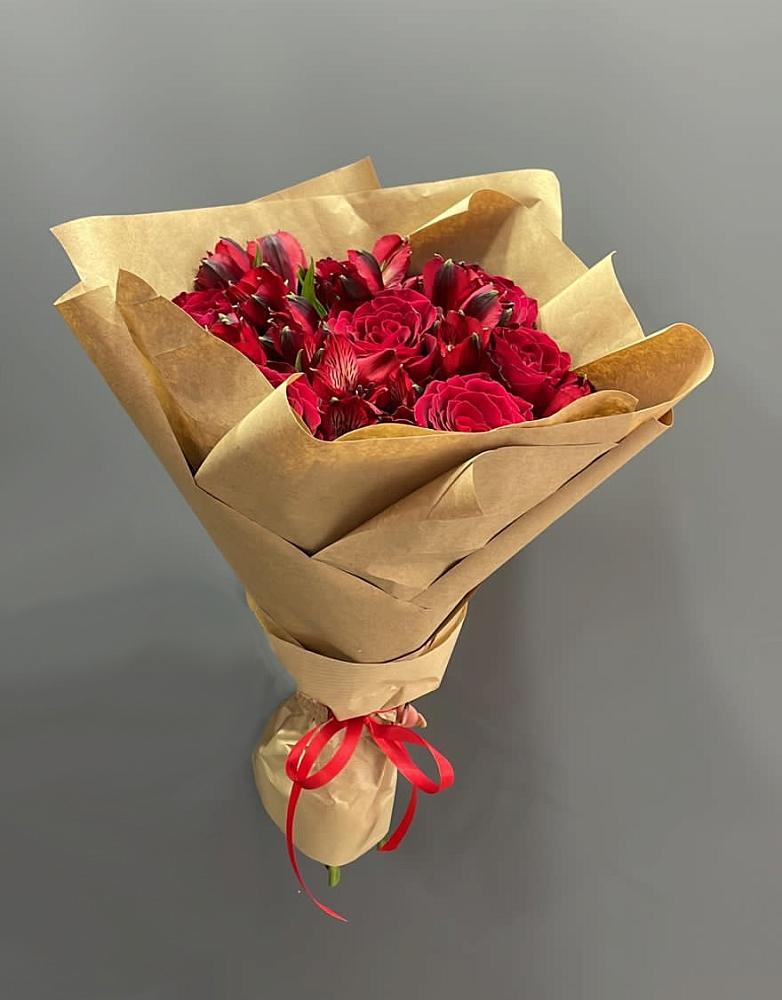 Букет цветов из: Альстромерии и Розы в Гусеве