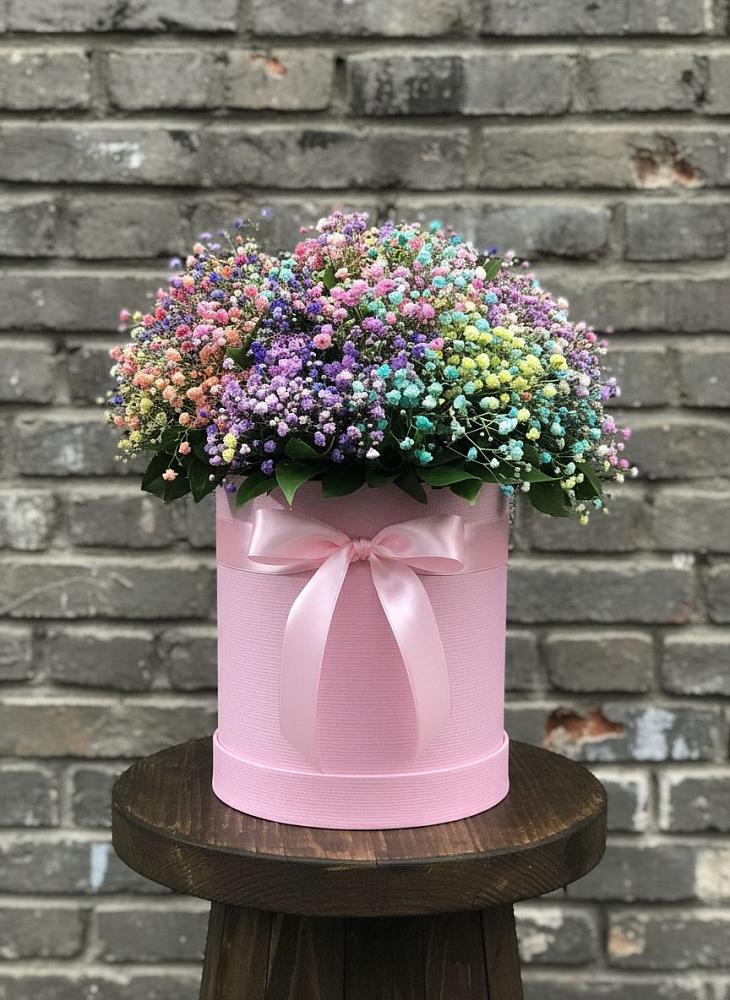 Цветочная композиция из Гипсофила и Розы в шляпной коробке в Гусеве