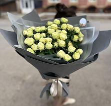 Букет Белые кустовые розы Солинеро в Гусеве
