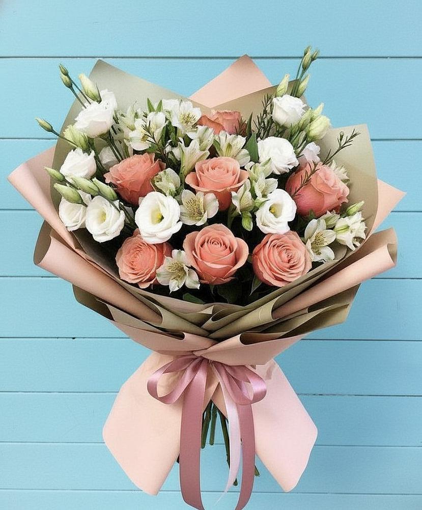 Букет цветов из: Розы, Альстромерии и Лизиантусы в Гусеве