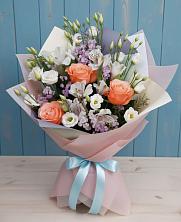 Букет цветов из:  Лизиантусы, Розы, Альстромерии и Гипсофила в Гусеве