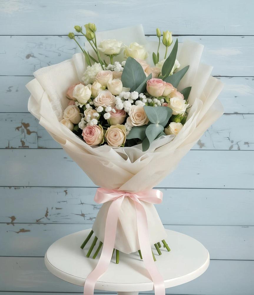 Букет цветов из: Розы и Лизиантусы в Гусеве