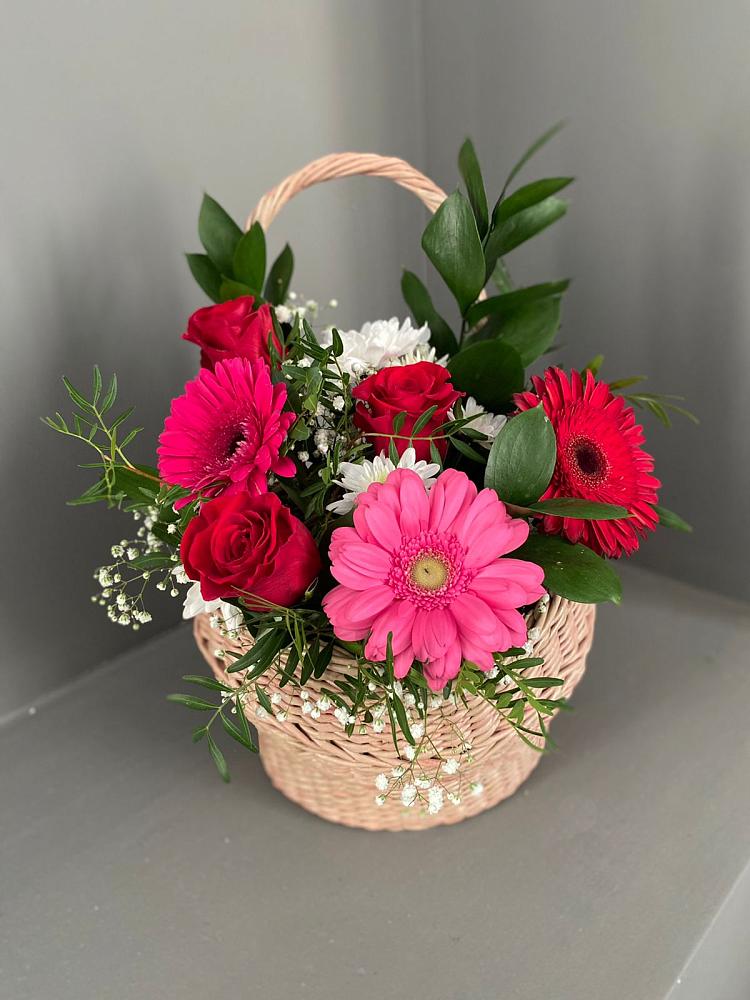 Цветочная композиция из Розы, Хризантемы и Герберы в корзине в Гусеве